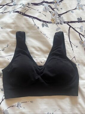 Coobie Classic Seamless Wireless Black Bra Size M